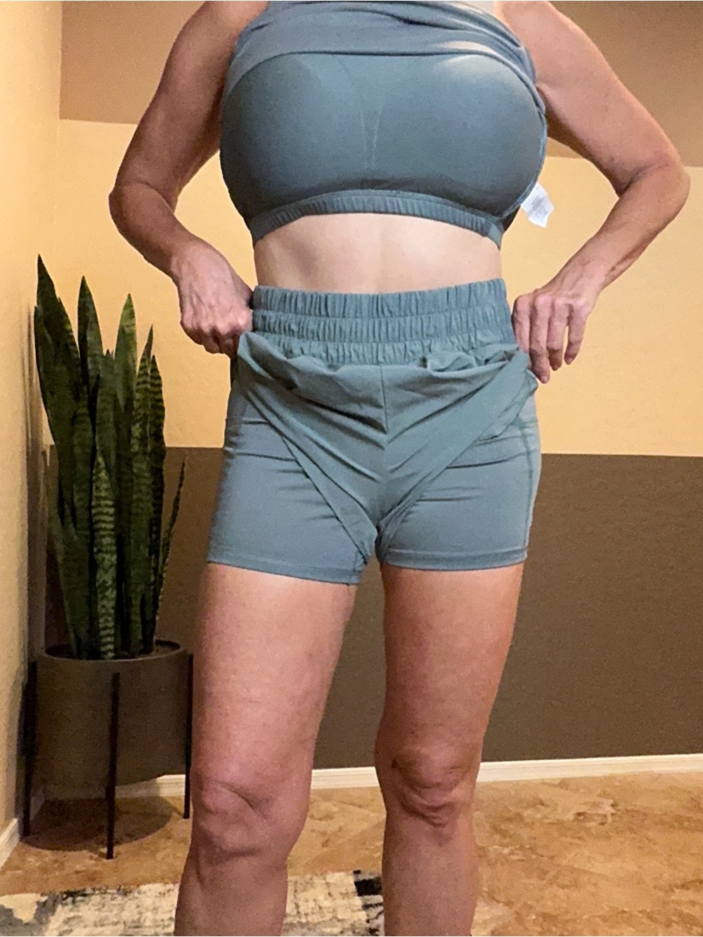 ๐ฅ Avia 2-Piece Athletic Set โ Sage Green / Black Lapis ๐ฅ - Picture 5 of 12